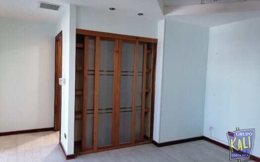 RENTA OFICINA DIFERENTE METRAJE PASEO COLON /OFFICE FOR RENT PASEO COLON