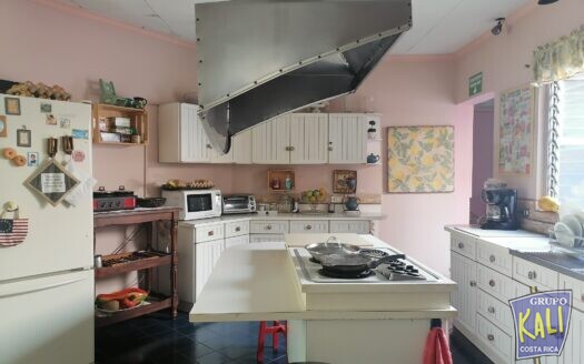 VENTA O RENTA EDIF. IDEAL B&B O AIRB&B ROHRMOSER $575.000/COMMERCIAL PROPERTY FOR SALE ROHRMOSER $575.000