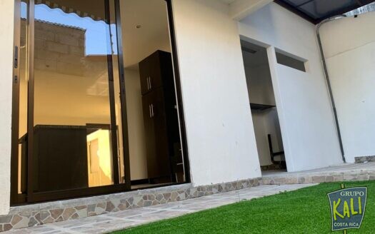 VENTA CASA MATA DE PLATANO GOICOECHEA 85 MILLONES/2 STORY HOUSE GUADALUPE FOR SALE