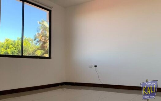 VENTA CASA MATA DE PLATANO GOICOECHEA 85 MILLONES/2 STORY HOUSE GUADALUPE FOR SALE