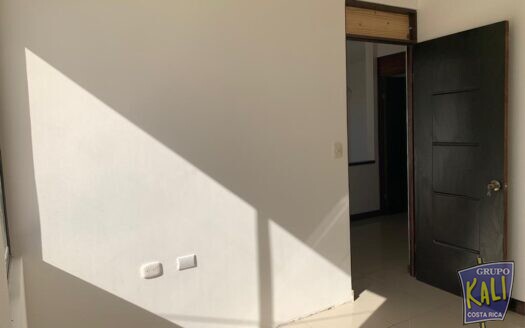 VENTA CASA MATA DE PLATANO GOICOECHEA 85 MILLONES/2 STORY HOUSE GUADALUPE FOR SALE