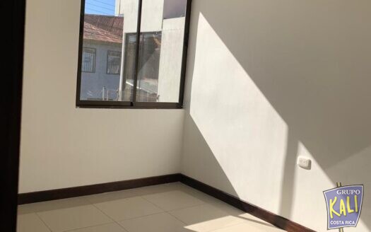 VENTA CASA MATA DE PLATANO GOICOECHEA 85 MILLONES/2 STORY HOUSE GUADALUPE FOR SALE