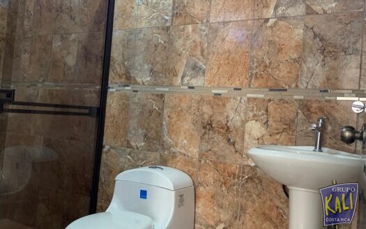 VENTA CASA MATA DE PLATANO GOICOECHEA 85 MILLONES/2 STORY HOUSE GUADALUPE FOR SALE