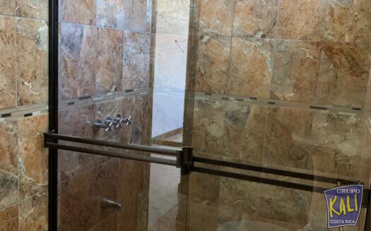 VENTA CASA MATA DE PLATANO GOICOECHEA 85 MILLONES/2 STORY HOUSE GUADALUPE FOR SALE