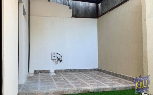 VENTA CASA MATA DE PLATANO GOICOECHEA 85 MILLONES/2 STORY HOUSE GUADALUPE FOR SALE