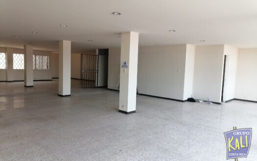 EL CARMEN SN JOSE RENTA OFICINA 224M2 2DO PISO $900 NO ELEVADOR/ OFFICE FOR RENT SN JOSE $900