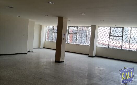 EL CARMEN SN JOSE RENTA OFICINA 224M2 2DO PISO $900 NO ELEVADOR/ OFFICE FOR RENT SN JOSE $900