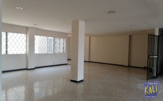 EL CARMEN SN JOSE RENTA OFICINA 224M2 2DO PISO $900 NO ELEVADOR/ OFFICE FOR RENT SN JOSE $900