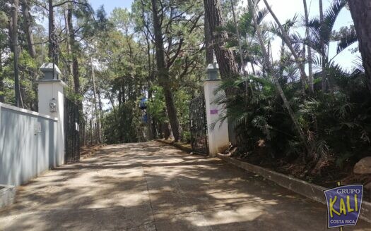 POZOS STA ANA TERRENO 5,465M2 2 EDIFICACIONES $620.000/POZOS STA ANA LOT AND 2 HOUSES FOR SALE