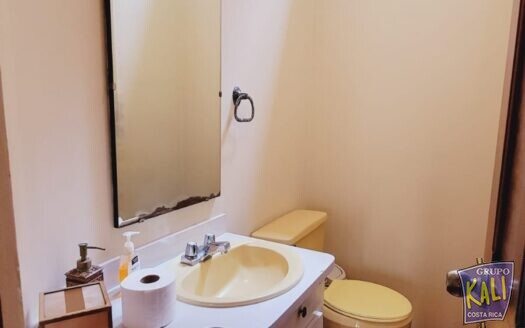 ROHRMOSER VENTA CASA+APTO EXE UBICACION/ROHRMOSER HOUSE+APTO FOR SALE