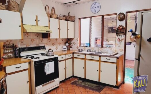 ROHRMOSER VENTA CASA+APTO EXE UBICACION/ROHRMOSER HOUSE+APTO FOR SALE