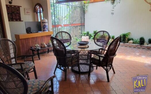 ROHRMOSER VENTA CASA+APTO EXE UBICACION/ROHRMOSER HOUSE+APTO FOR SALE