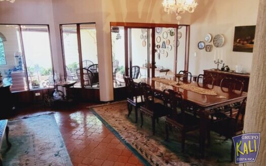 ROHRMOSER VENTA CASA+APTO EXE UBICACION/ROHRMOSER HOUSE+APTO FOR SALE