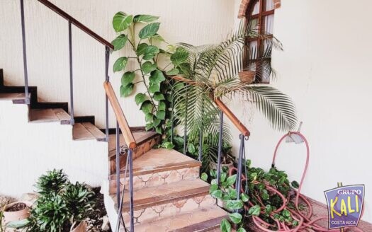 ROHRMOSER VENTA CASA+APTO EXE UBICACION/ROHRMOSER HOUSE+APTO FOR SALE