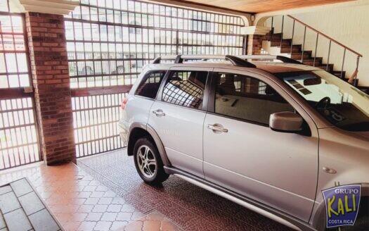 ROHRMOSER VENTA CASA+APTO EXE UBICACION/ROHRMOSER HOUSE+APTO FOR SALE