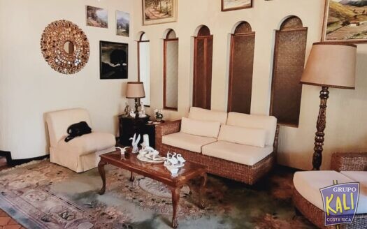 ROHRMOSER VENTA CASA+APTO EXE UBICACION/ROHRMOSER HOUSE+APTO FOR SALE