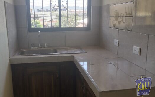 PAVAS DEL OESTE VENTA FERRETERIA Y 2 APTOS/HARDWARDE AND 2 APTOS FOR SALE PAVAS