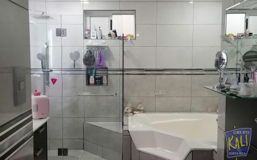 NUNCIATURA CASA COMERCIAL $5.000+IVA/COMMERCIAL HOUSE FOR RENT $5.000