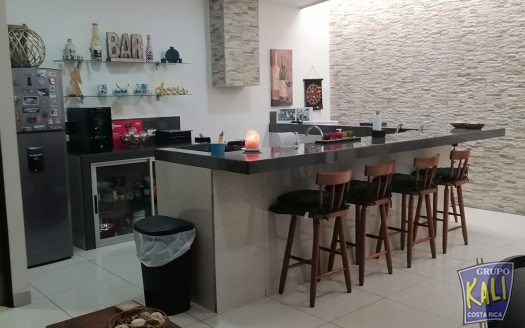 NUNCIATURA CASA COMERCIAL $5.000+IVA/COMMERCIAL HOUSE FOR RENT $5.000