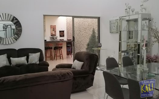 NUNCIATURA CASA COMERCIAL $5.000+IVA/COMMERCIAL HOUSE FOR RENT $5.000