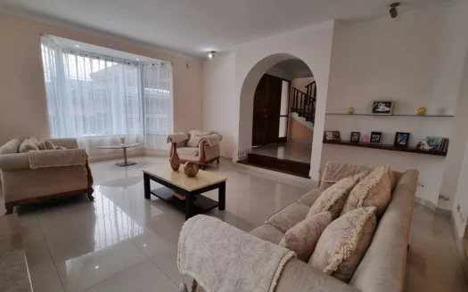 Rohrmoser amplia casa 2 plantas 1380m2T/ Rohrmoser 2 story house for sale