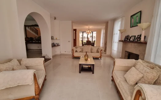 Rohrmoser amplia casa 2 plantas 1380m2T/ Rohrmoser 2 story house for sale