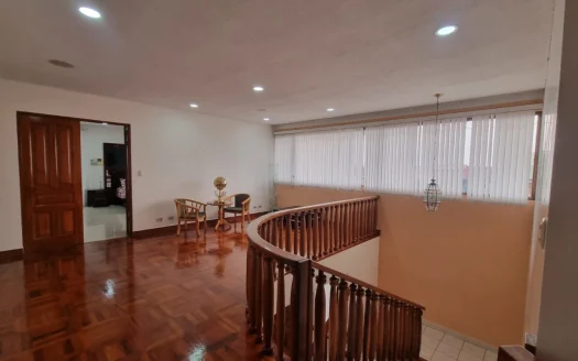 Rohrmoser amplia casa 2 plantas 1380m2T/ Rohrmoser 2 story house for sale