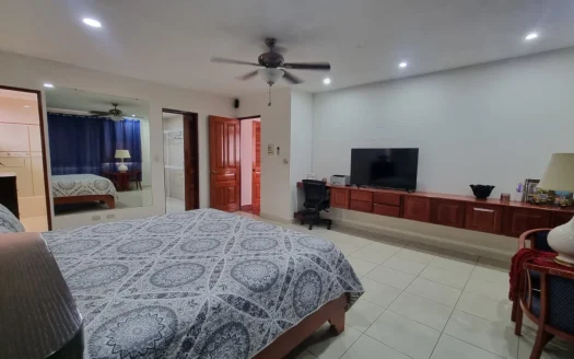 Rohrmoser amplia casa 2 plantas 1380m2T/ Rohrmoser 2 story house for sale