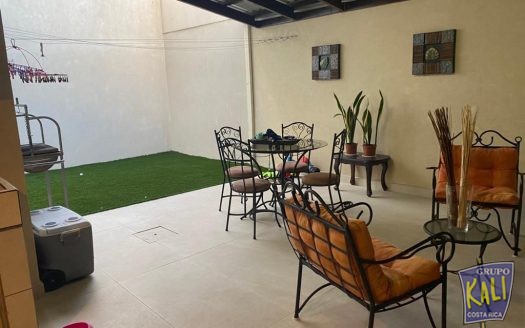 Geroma sector Rohrmoser venta casa 2 plantas $285.000/Geroma Pavas nide house for sale