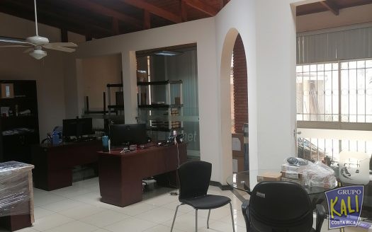 Rohrmoser casa uso mixto amplia bella $450K/ Rohrmoser 2 story house for sale