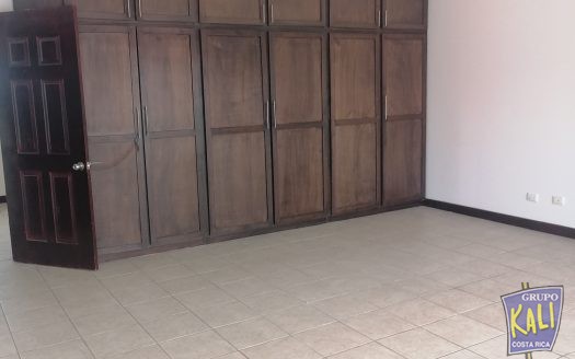 Geroma sector Rohrmoser venta casa 2 plantas $285.000/Geroma Pavas nide house for sale