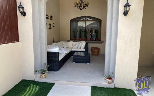 Geroma sector Rohrmoser venta casa 2 plantas $285.000/Geroma Pavas nide house for sale