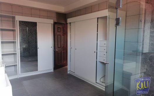 Geroma sector Rohrmoser venta casa 2 plantas $285.000/Geroma Pavas nide house for sale