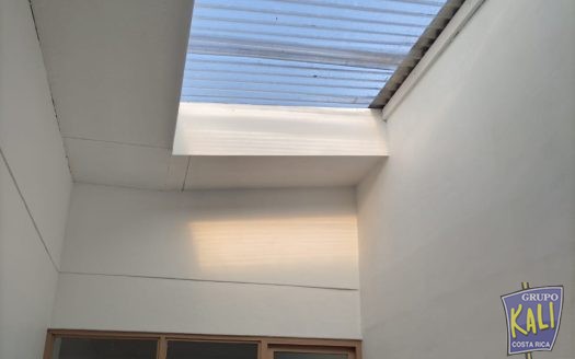 Calle Blancos Goicoechea casita en venta 61 millones/ Calle Blancos house for sale