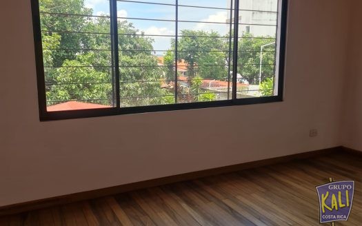 Rohrmoser casa 2 plantas con amplio patio/2 story house for sale big patio