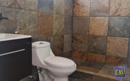 Rohrmoser casa 2 plantas con amplio patio/2 story house for sale big patio