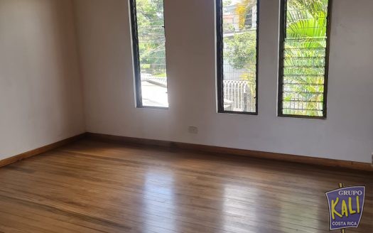 Rohrmoser casa 2 plantas con amplio patio/2 story house for sale big patio