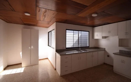 Rohrmoser casa 2 plantas con amplio patio/2 story house for sale big patio