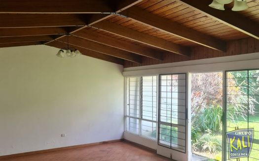 Rohrmoser casa 2 plantas con amplio patio/2 story house for sale big patio