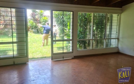 Rohrmoser casa 2 plantas con amplio patio/2 story house for sale big patio