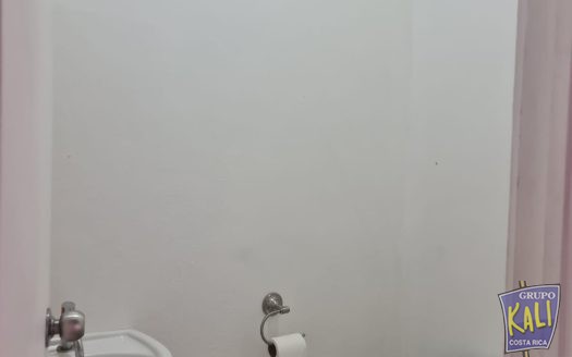 Rohrmoser casa 2 plantas con amplio patio/2 story house for sale big patio