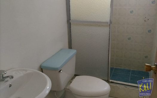 Calle Blancos Goicoechea casita en venta 61 millones/ Calle Blancos house for sale