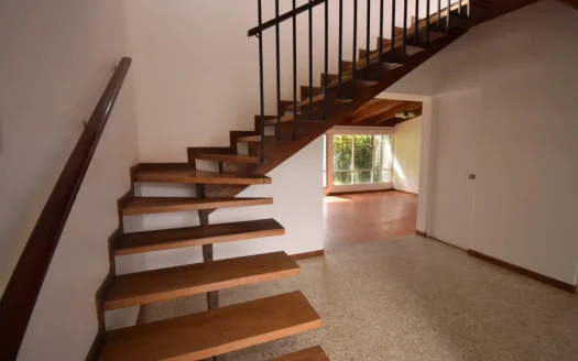 Rohrmoser casa 2 plantas con amplio patio/2 story house for sale big patio