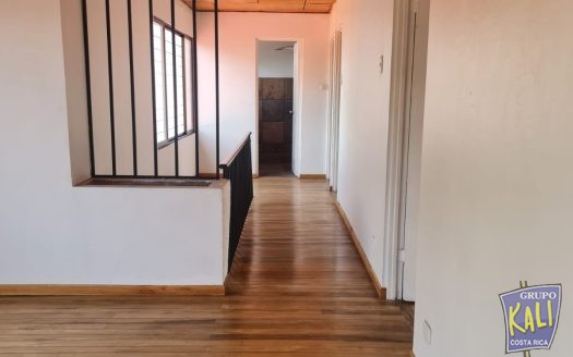 Rohrmoser casa 2 plantas con amplio patio/2 story house for sale big patio