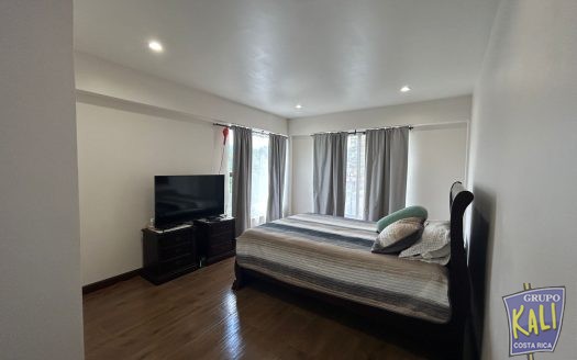 Sabana Sur venta casa moderna e indepenciente $295,000/Sabana Sur 2 story house for sale $295.000