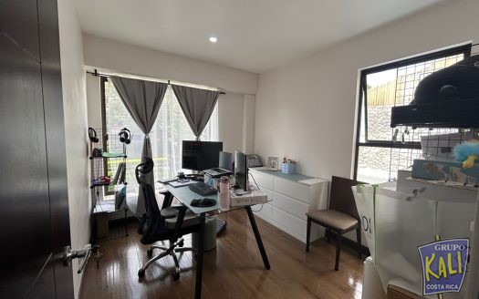 Sabana Sur venta casa moderna e indepenciente $295,000/Sabana Sur 2 story house for sale $295.000