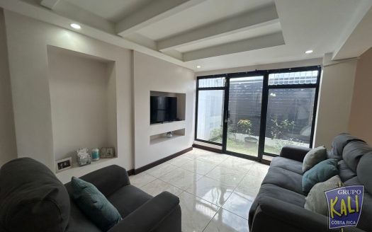 Sabana Sur venta casa moderna e indepenciente $295,000/Sabana Sur 2 story house for sale $295.000