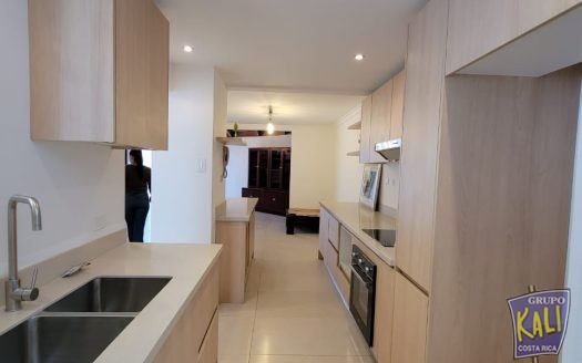 Rohrmoser venta casa en condo $285K inversion/Rohrmoser 2 story house for sale