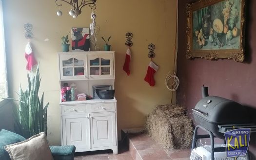 Venta casa 2 plantas Barrio Mexico amplia patio/2 story house patio for sale
