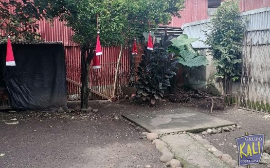Venta casa 2 plantas Barrio Mexico amplia patio/2 story house patio for sale